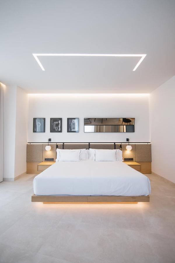 Myr Puerta Serranos, Valencia